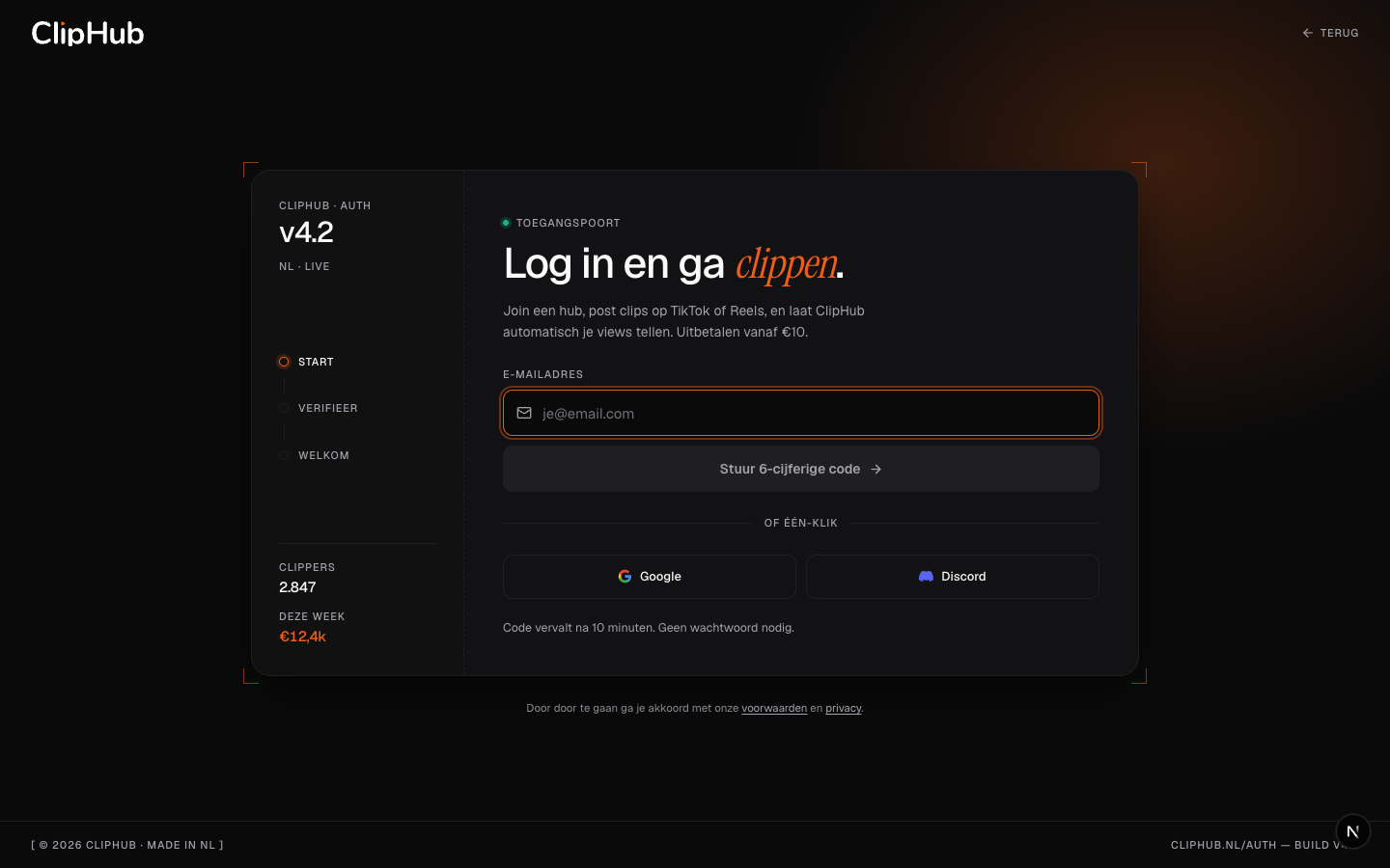Het ClipHub inlog-scherm met e-mail, Google en Discord opties